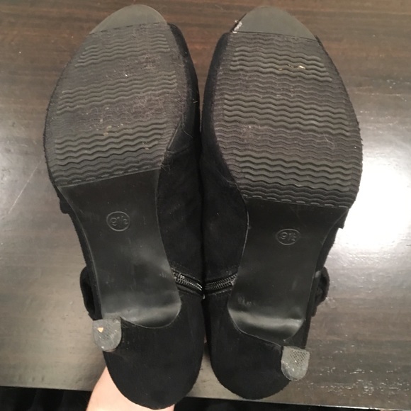 Massimo Black Women’s Heel with Black Flower - Picture 6 of 6